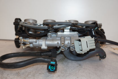 Snett nerifrån på Spjällhus från en Yamaha FZ-8 -2011 motorcykel.