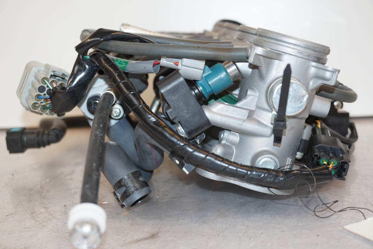 Extrabild4 på Spjällhus från en Yamaha FZ-8 -2011 motorcykel.