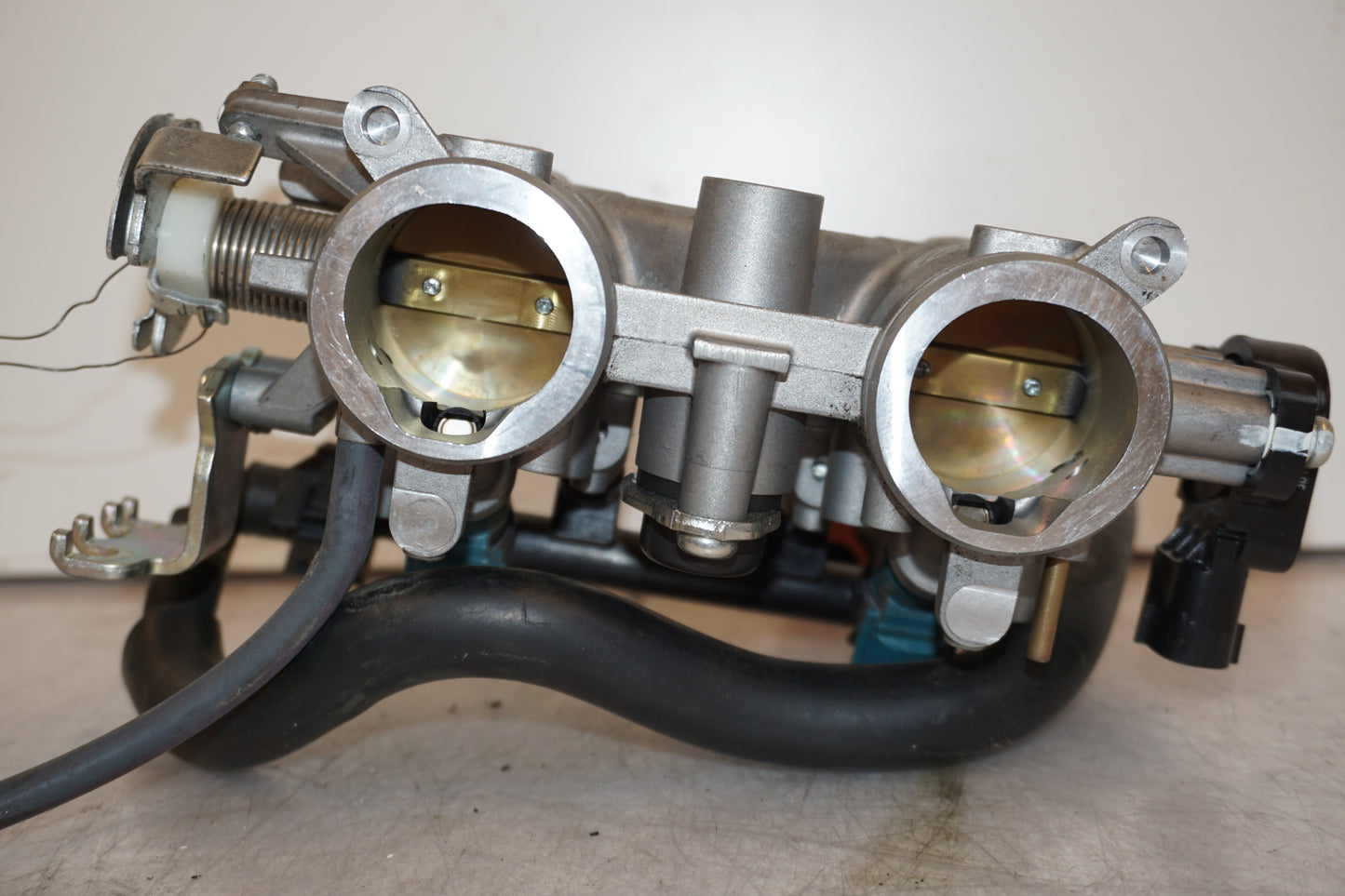 Snett uppifrån på Spjällhus från en Yamaha MT-07 -2014 motorcykel.