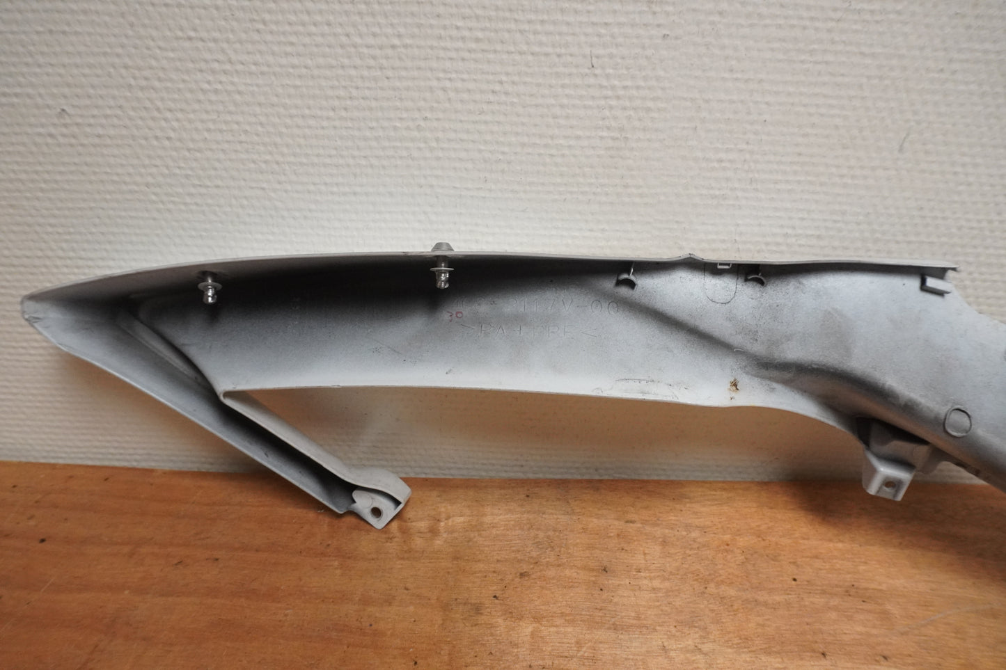 Snett uppifrån på Sidkåpa från en Yamaha YZF 1000 R1 -2007 motorcykel.