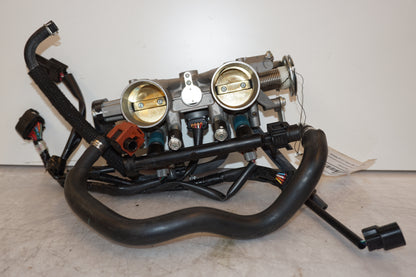 Framsidan på Spjällhus från en Yamaha MT-07 Tracer -2016 motorcykel.