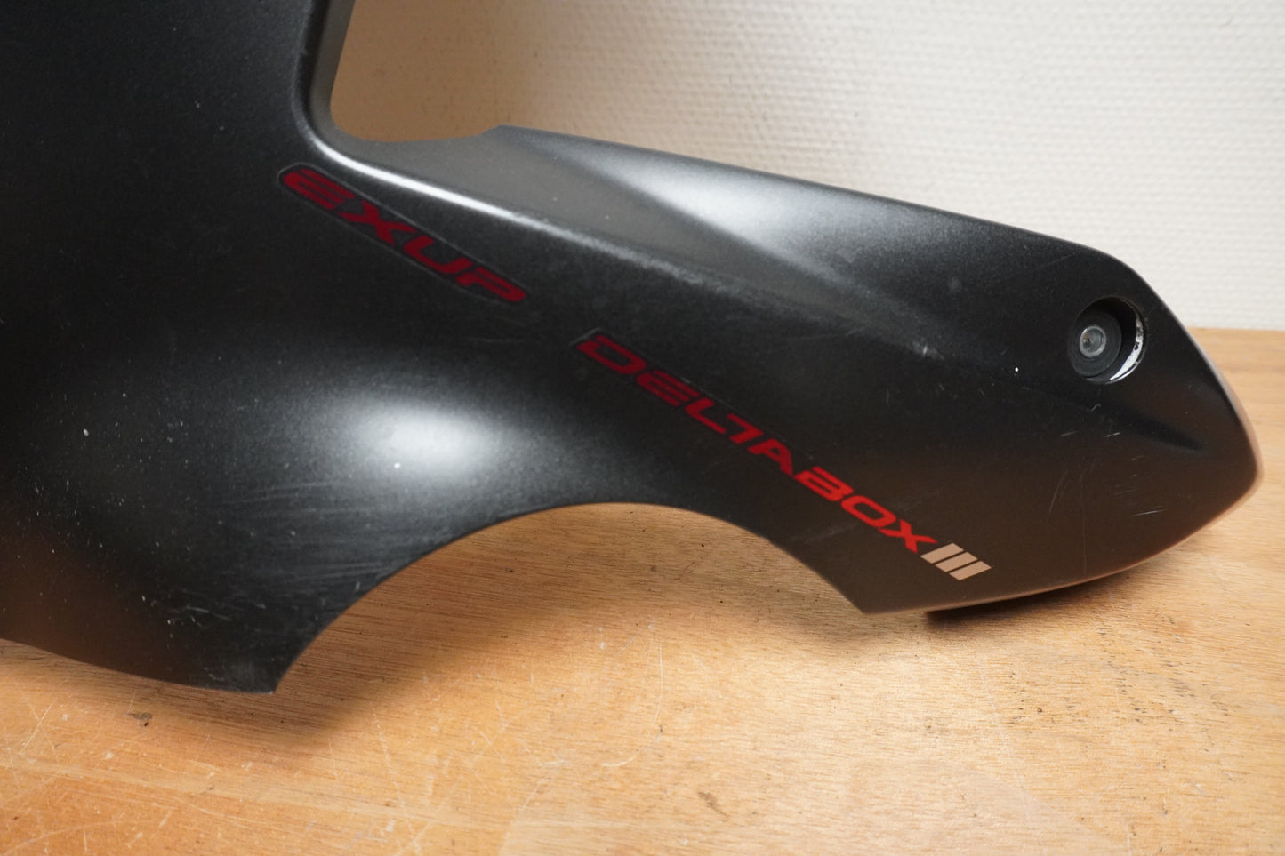 Höger sida på Sidkåpa från en Yamaha YZF 1000 R1 -2002 motorcykel.