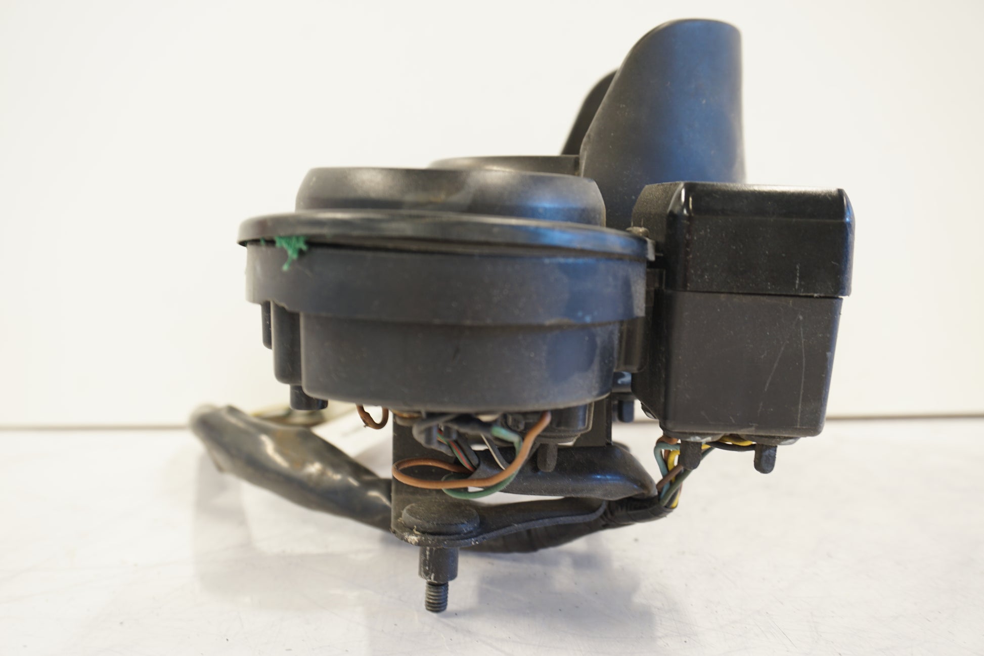 Höger sida på Instrumentpanel från en Yamaha FZ 750 -1986 motorcykel.