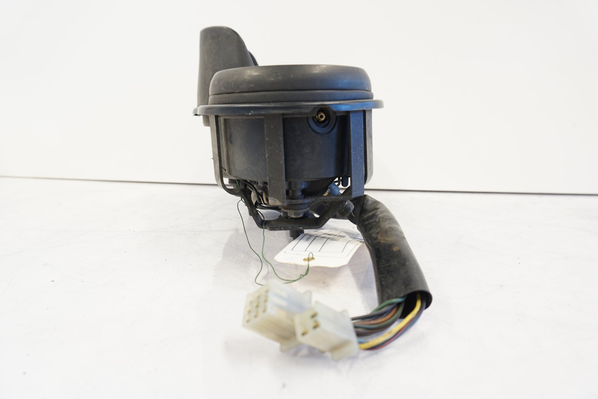 Snett uppifrån på Instrumentpanel från en Yamaha FZ 750 -1986 motorcykel.