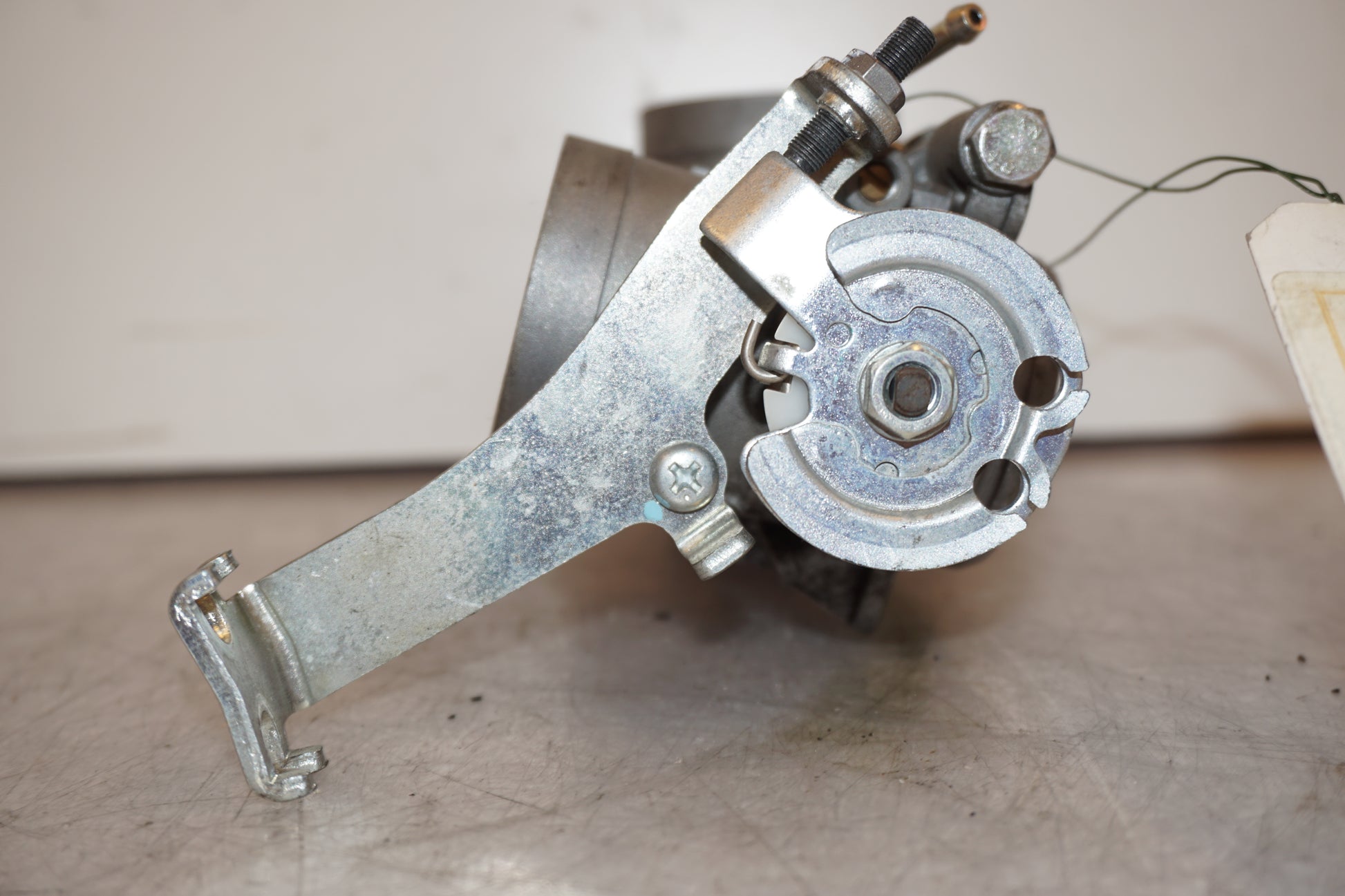 Snett nerifrån på Spjällhus från en Yamaha MT-01 -2009 motorcykel.