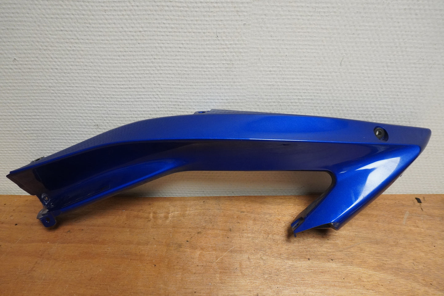 Extrabild2 på Sidkåpa från en Yamaha YZF R6 -2006 motorcykel.