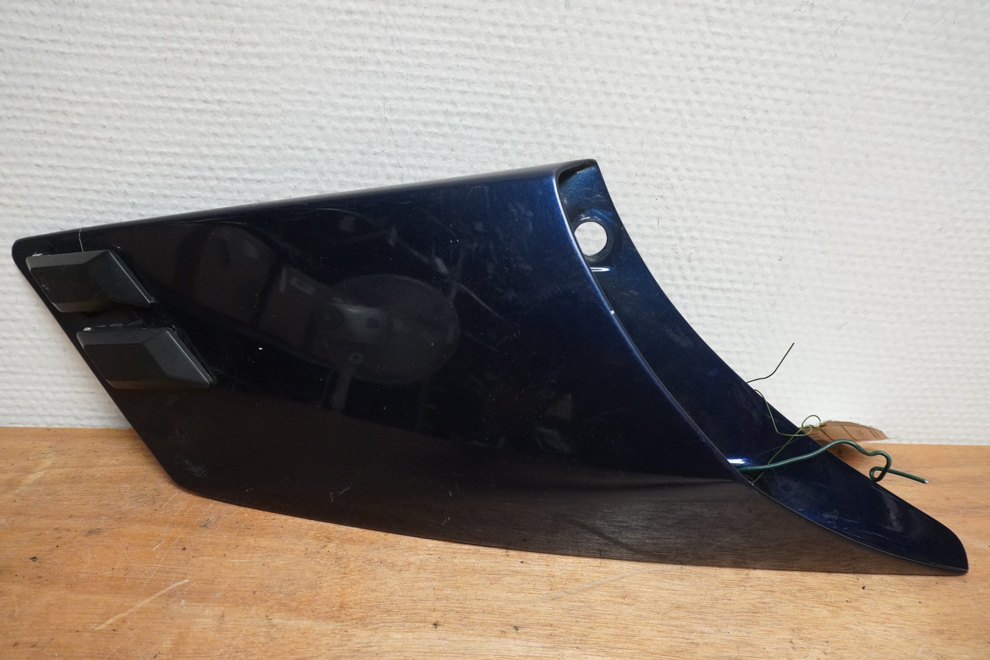 Framsidan på Sidkåpa från en Yamaha FJ 1200 -1986 motorcykel.