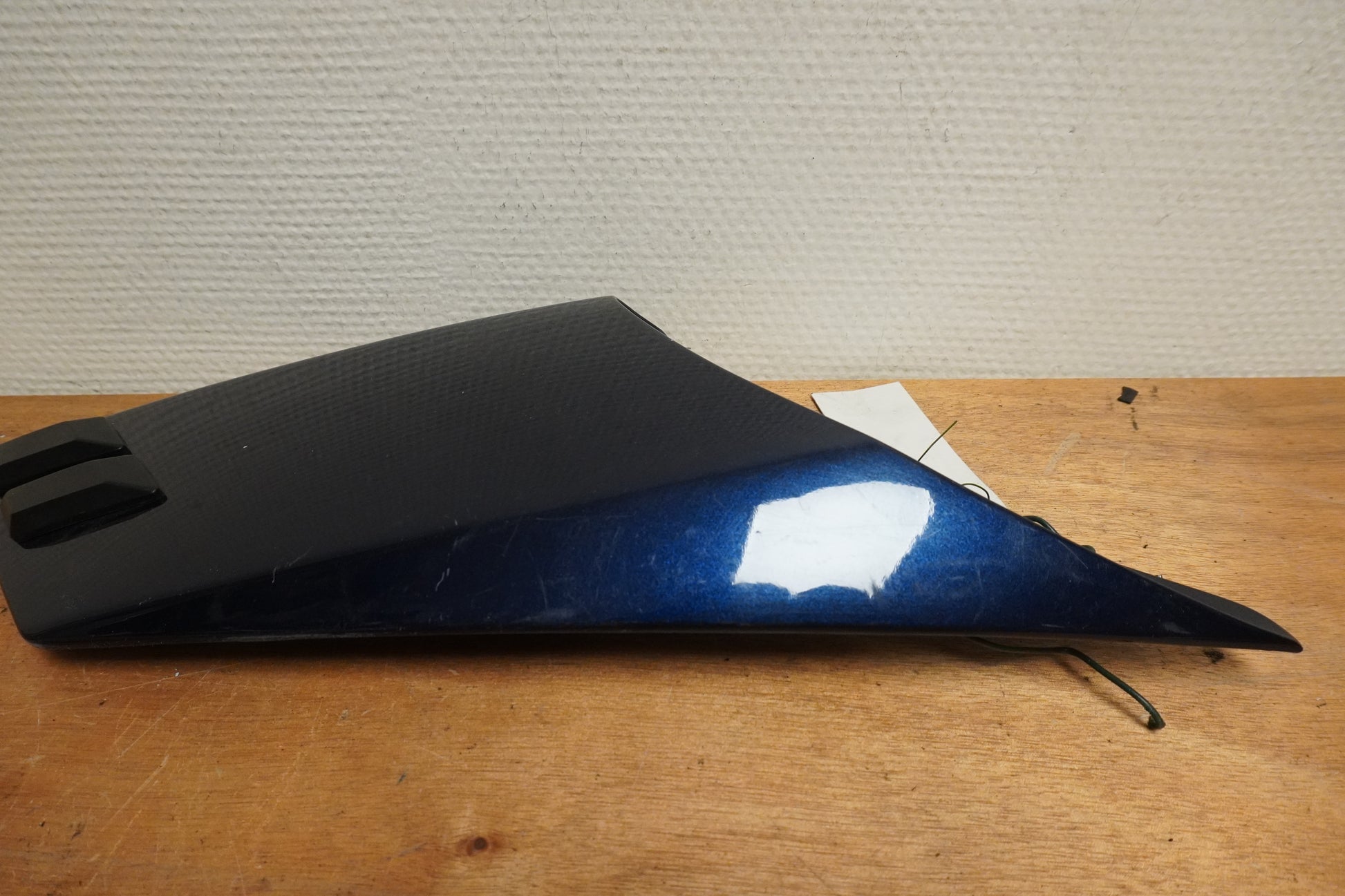 Baksidan på Sidkåpa från en Yamaha FJ 1200 -1986 motorcykel.