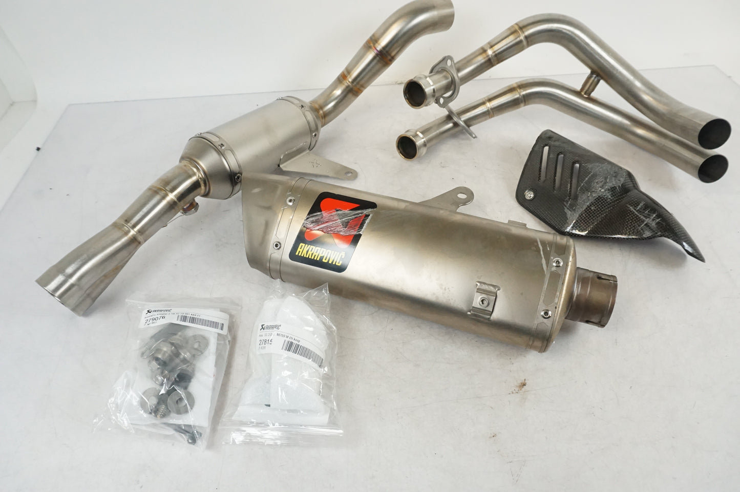 Sistema di scarico sportivo