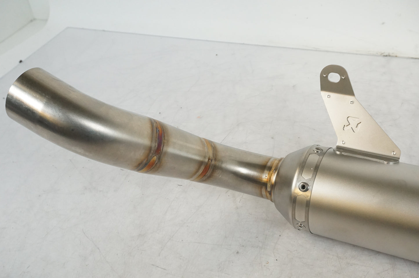 Sistema di scarico sportivo