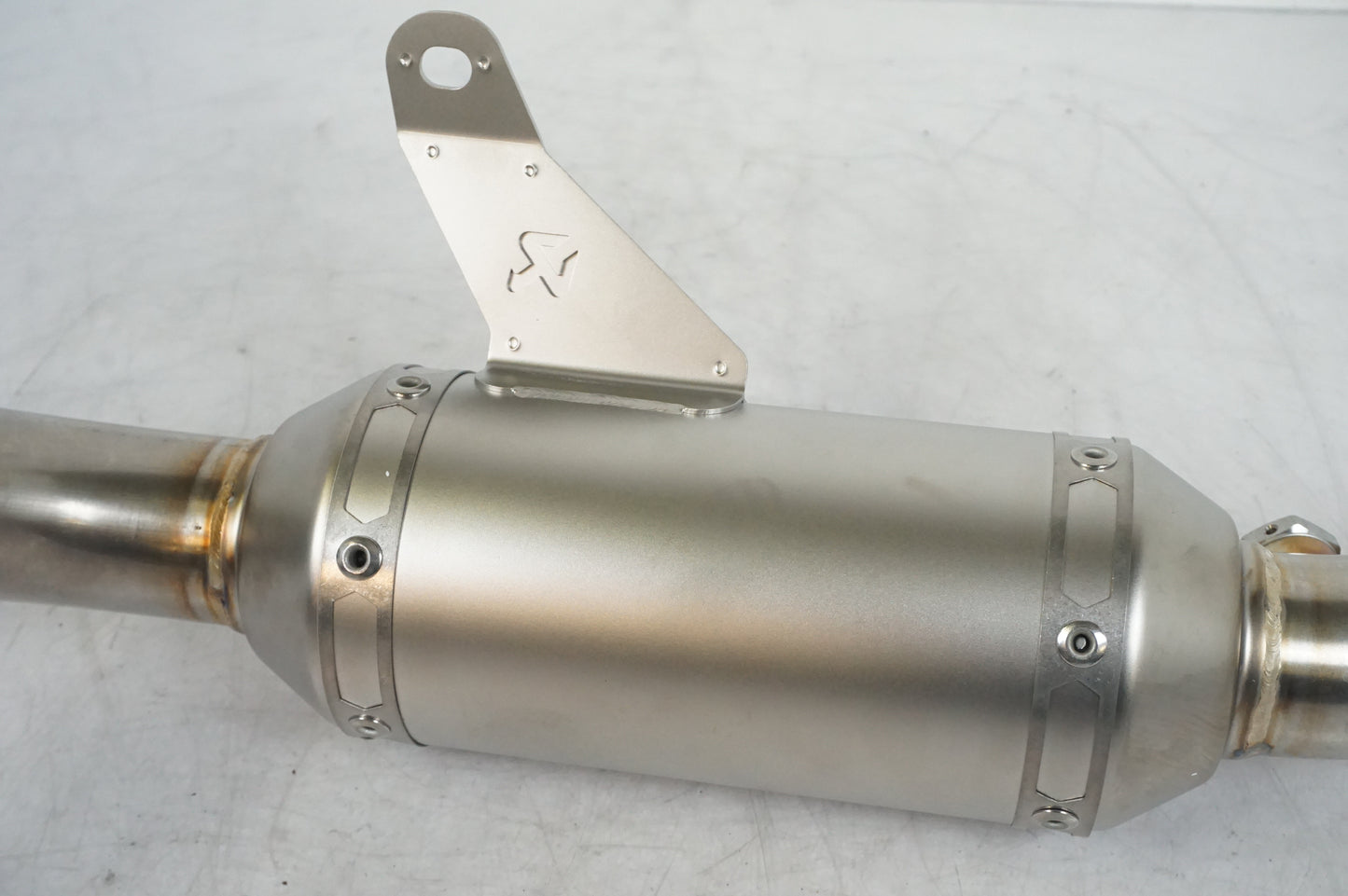 Sistema di scarico sportivo