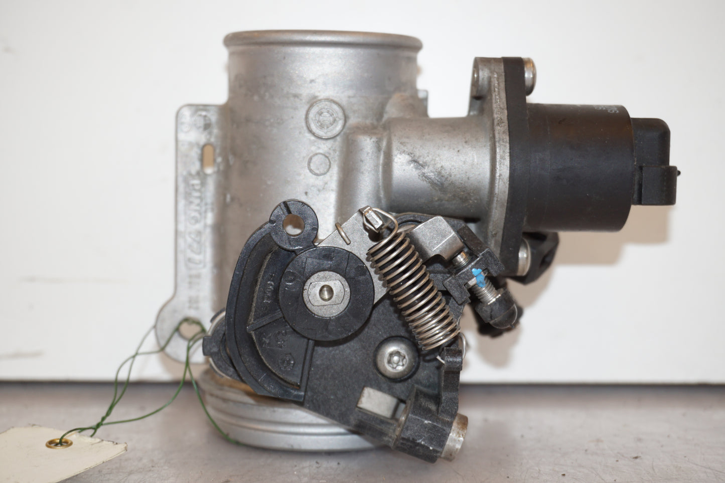 Framsidan på Spjällhus från en BMW R 1200 RT -2011 motorcykel.