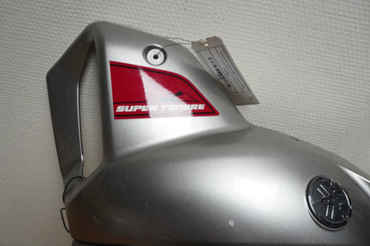 Höger sida på Sidkåpa från en Yamaha XT 1200 Z -2011 motorcykel.