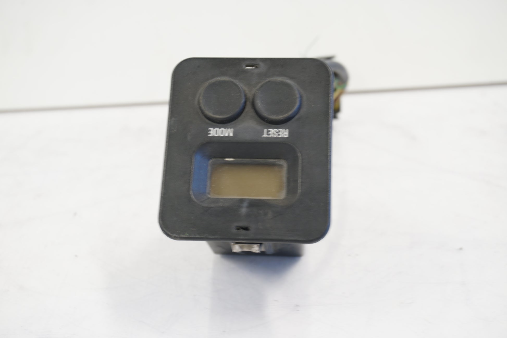 Vänster sida på Färddator från en BMW K 1200 LT -2000 motorcykel.