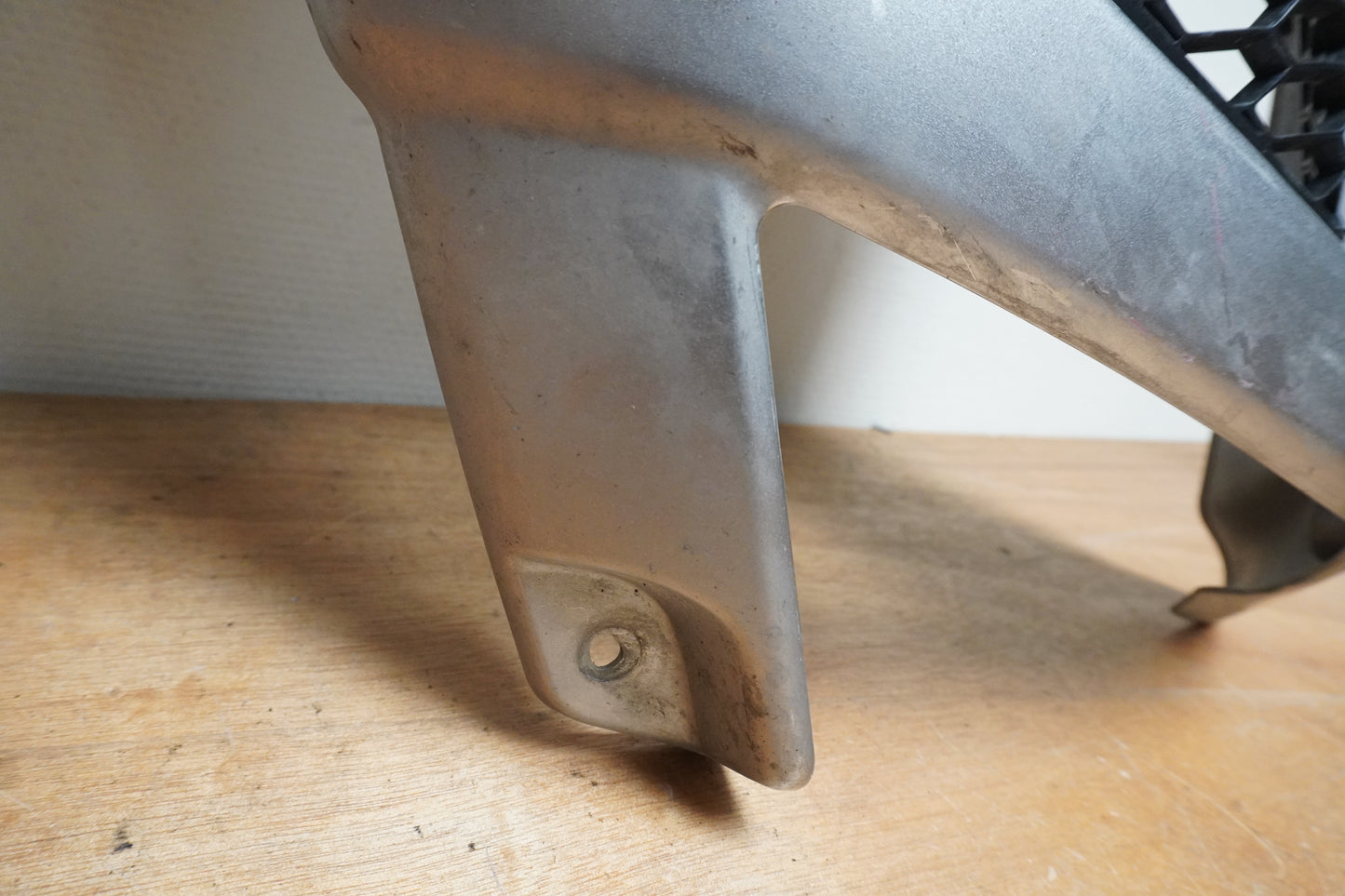 Snett uppifrån på Sidkåpa från en Yamaha XT 1200 Z -2011 motorcykel.