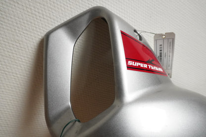 Snett nerifrån på Sidkåpa från en Yamaha XT 1200 Z -2011 motorcykel.