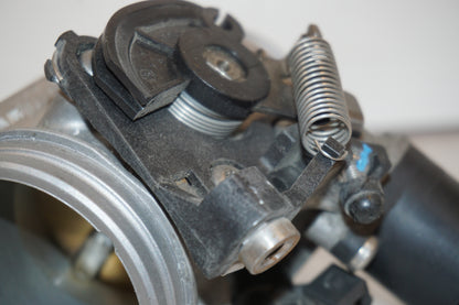 Extrabild1 på Spjällhus från en BMW R 1200 RT -2011 motorcykel.