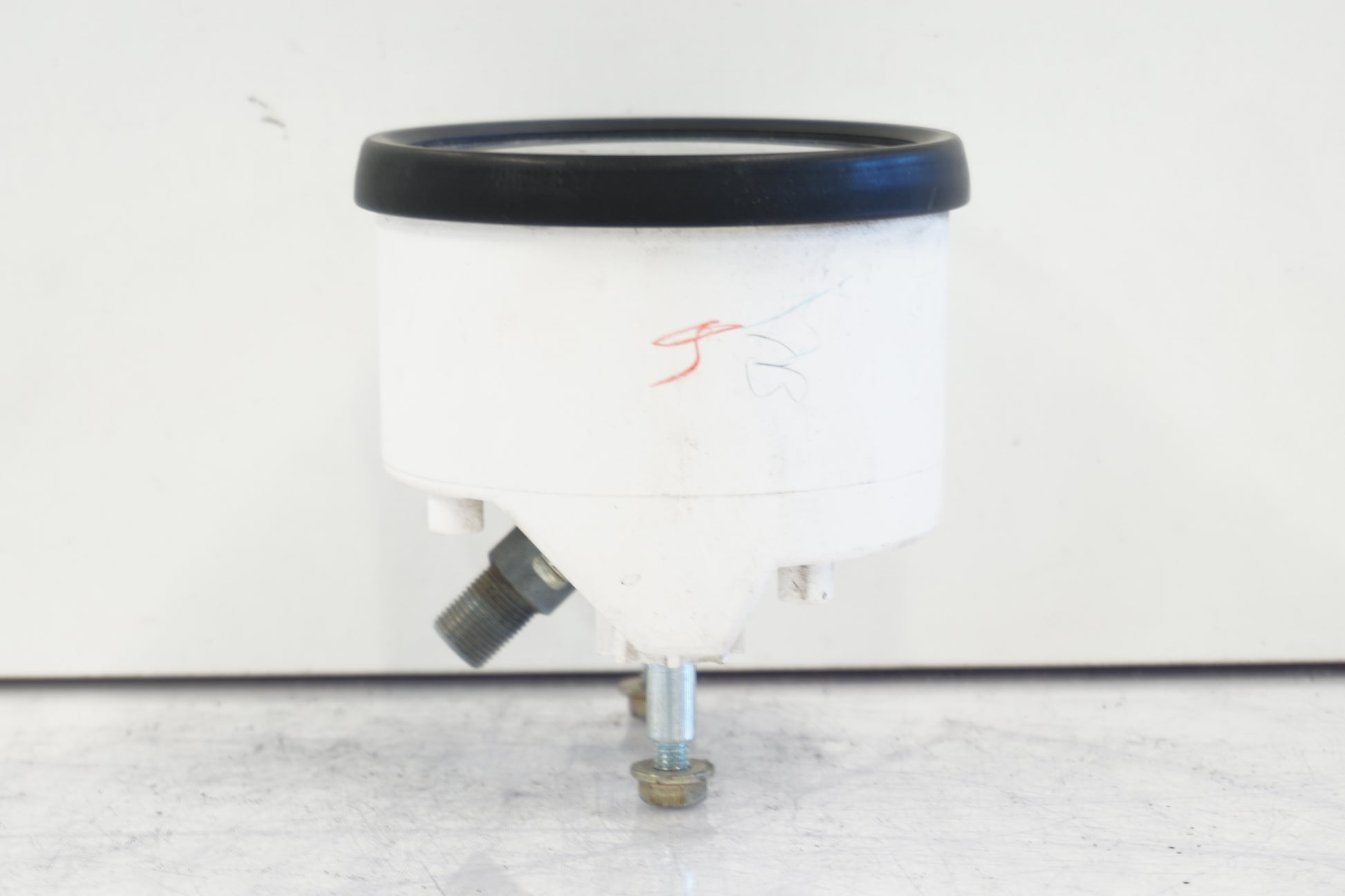 Höger sida på Hastighetsmätare från en BMW R 1100 GS -1998 motorcykel.