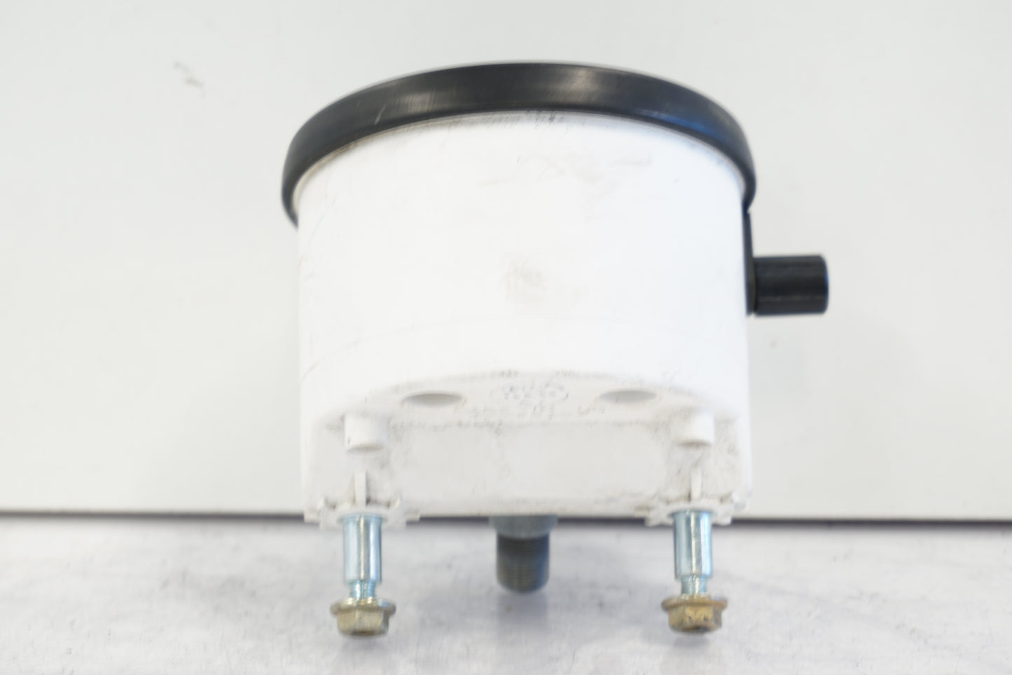 Vänster sida på Hastighetsmätare från en BMW R 1100 GS -1998 motorcykel.