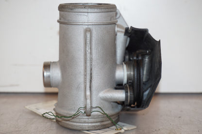 Baksidan på Spjällhus från en BMW R 1200 R -2007 motorcykel.