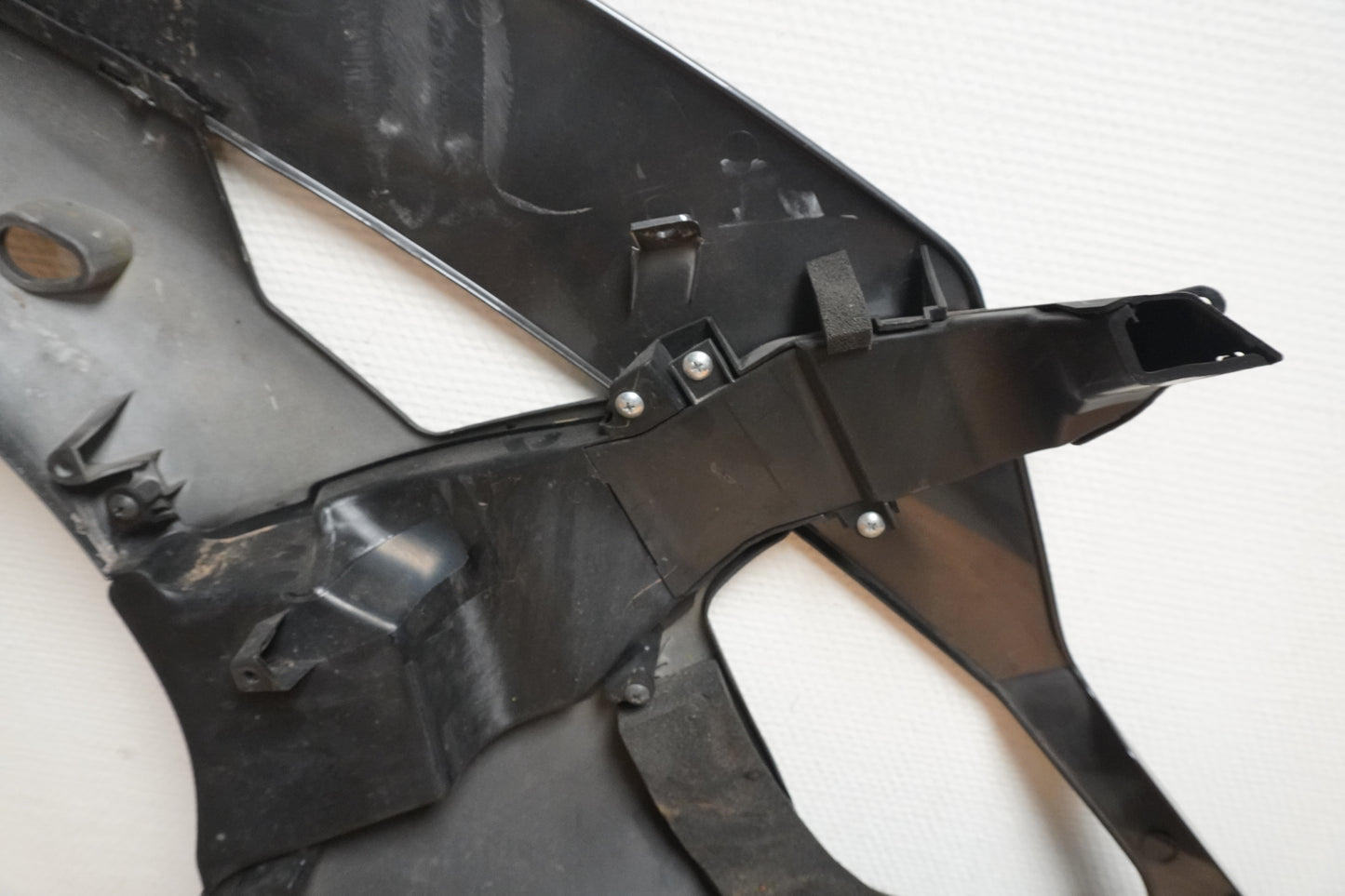 Extrabild6 på Sidkåpa från en Yamaha YZF R6 -2008 motorcykel.