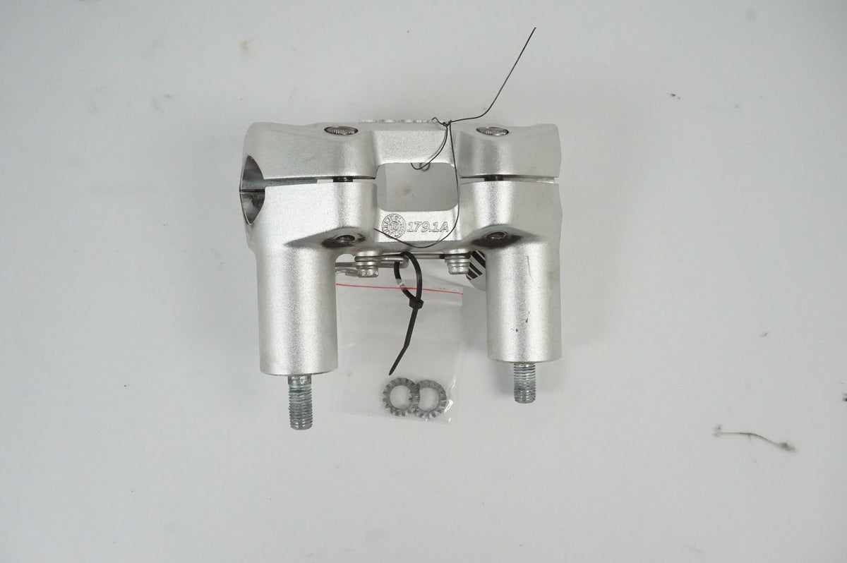 Handlebar mount