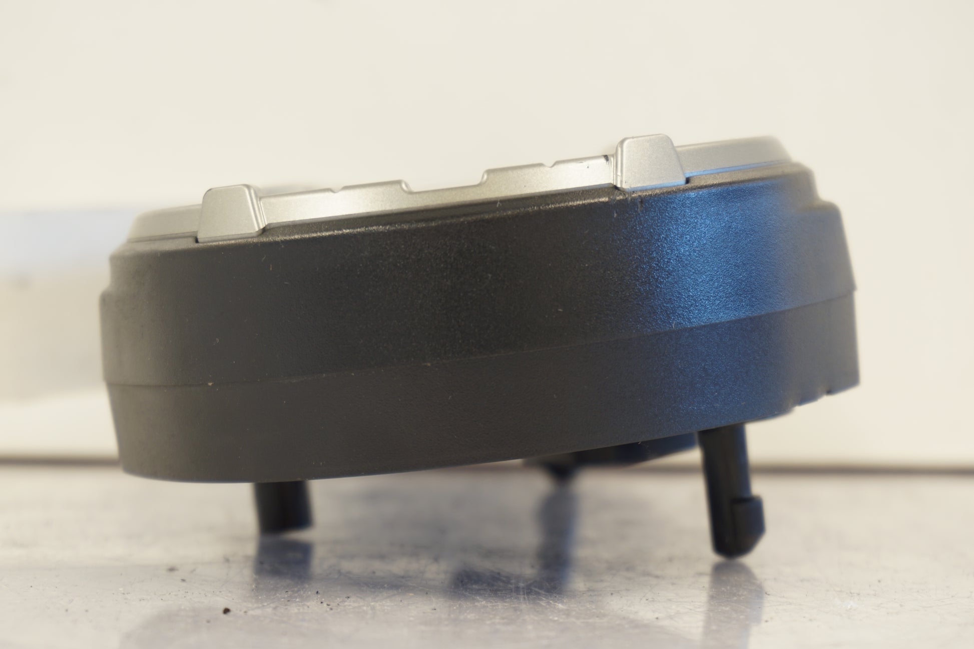 Höger sida på Instrumentpanel från en Triumph Tiger -2012 motorcykel.