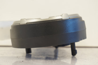 Höger sida på Instrumentpanel från en Triumph Tiger -2012 motorcykel.