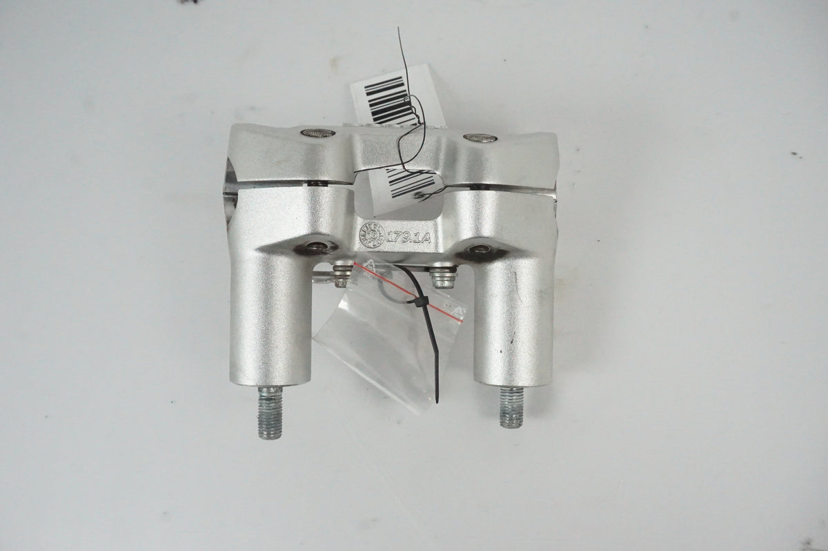Handlebar mount