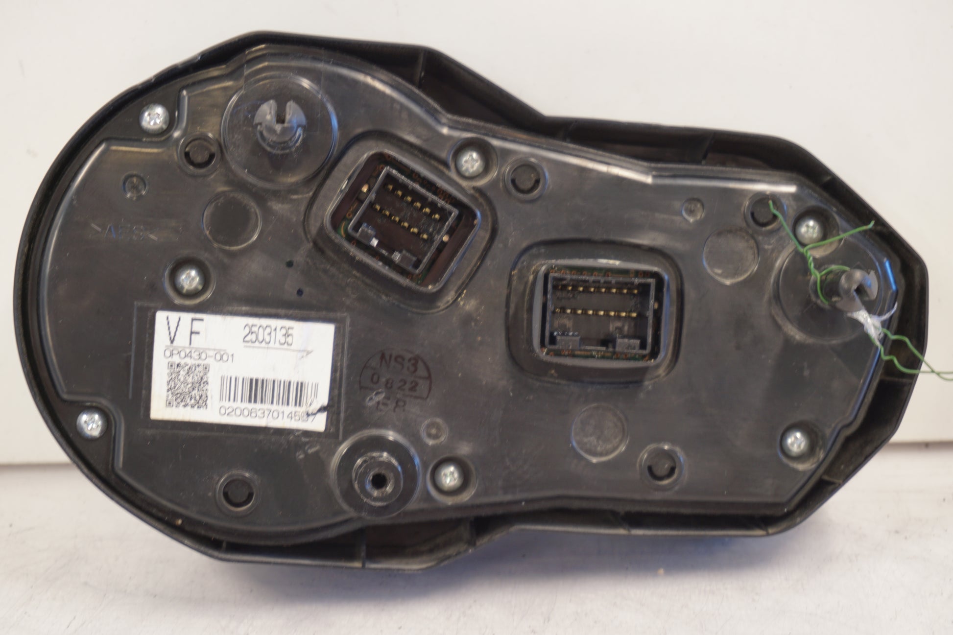 Snett nerifrån på Instrumentpanel från en Triumph Tiger -2012 motorcykel.