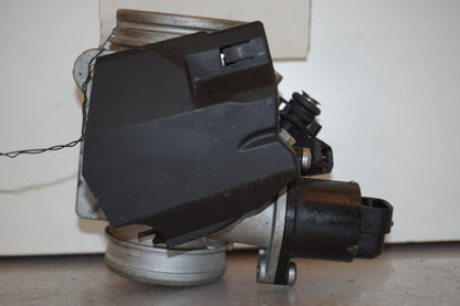 Framsidan på Spjällhus från en BMW R 1200 R -2007 motorcykel.