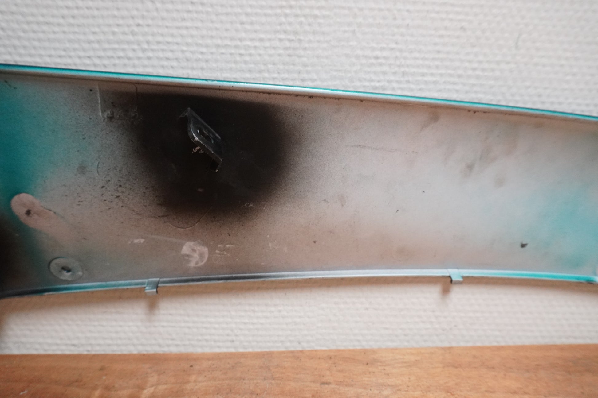 Snett nerifrån på Sidkåpa från en Yamaha YZF R6 -2007 motorcykel.