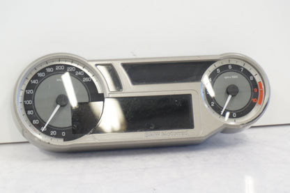 Framsidan på Instrumentpanel från en BMW K 1600 -2018 motorcykel.