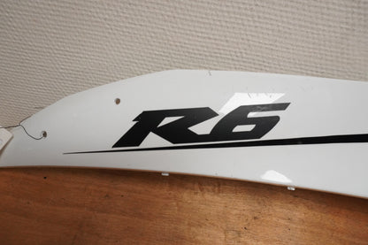 Höger sida på Sidkåpa från en Yamaha YZF R6 -2006 motorcykel.