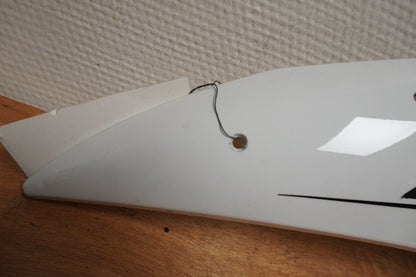 Vänster sida på Sidkåpa från en Yamaha YZF R6 -2006 motorcykel.