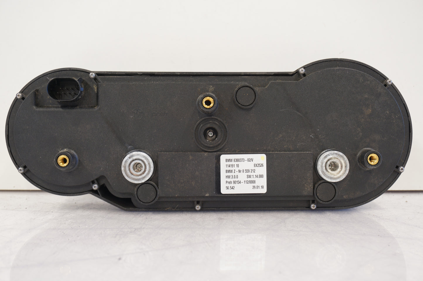 Snett nerifrån på Instrumentpanel från en BMW K 1600 -2018 motorcykel.