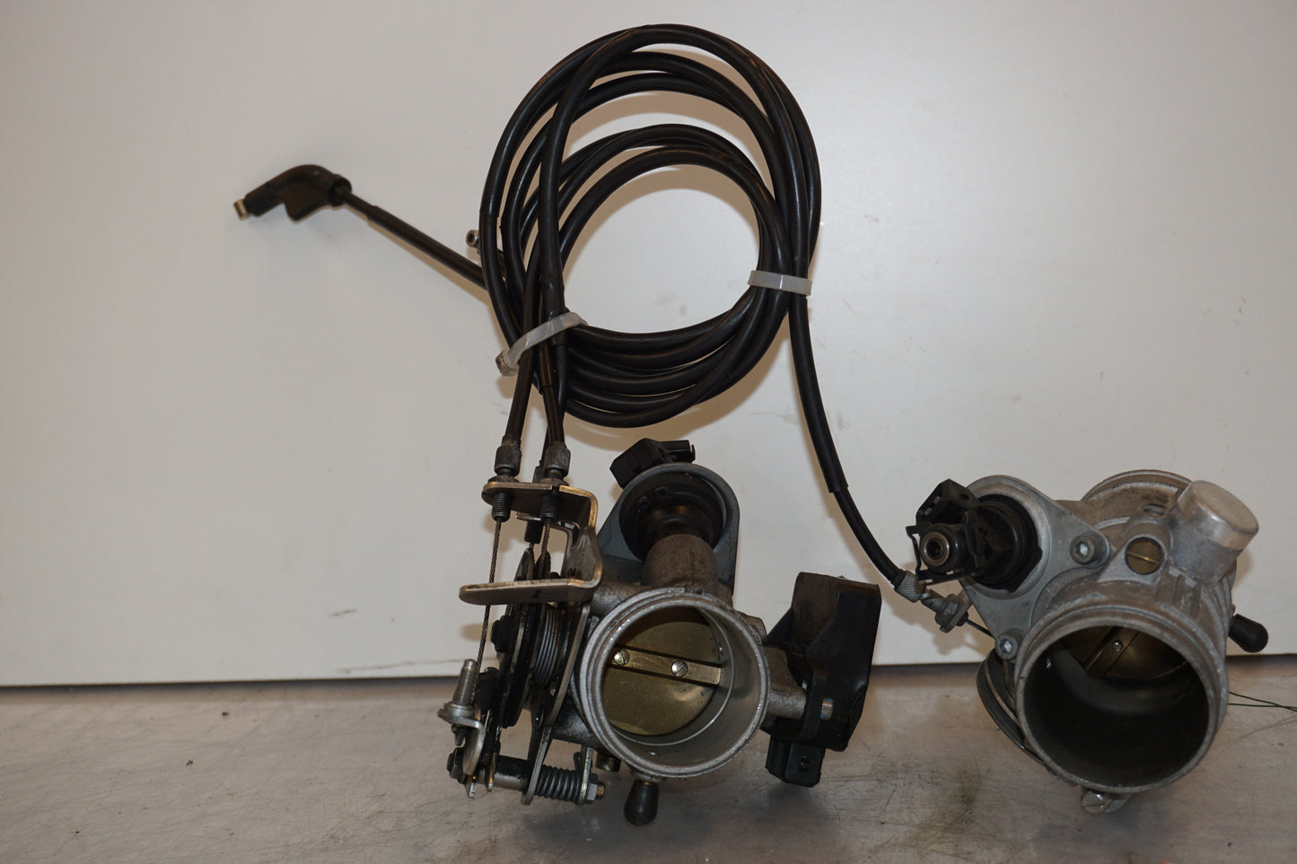 Framsidan på Spjällhus från en BMW R 1100 R -1995 motorcykel.