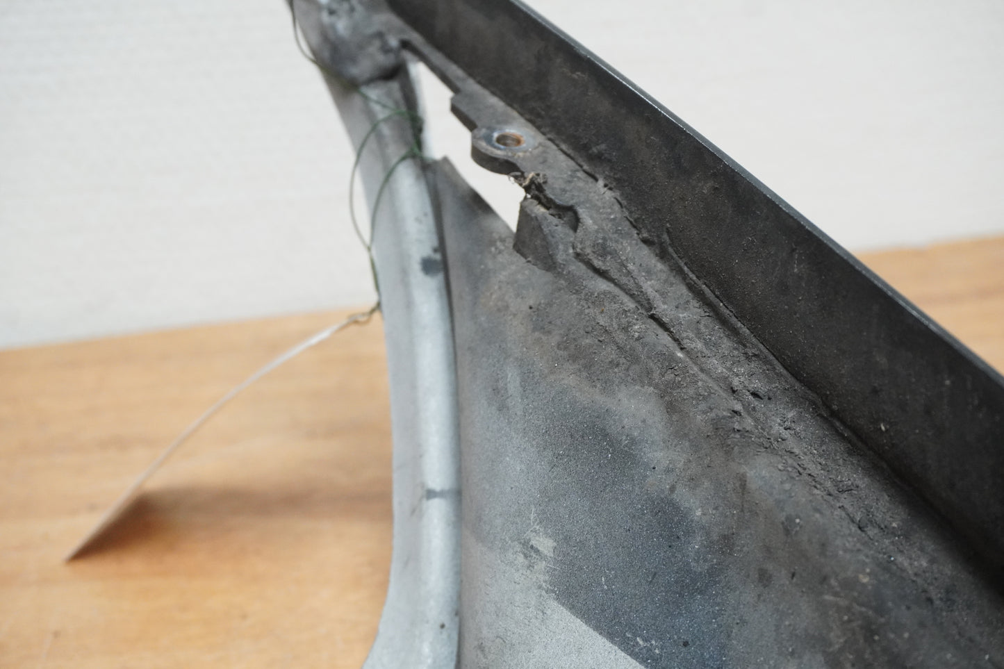 Höger sida på Bakvinge från en Yamaha FJ 1200 -1986 motorcykel.