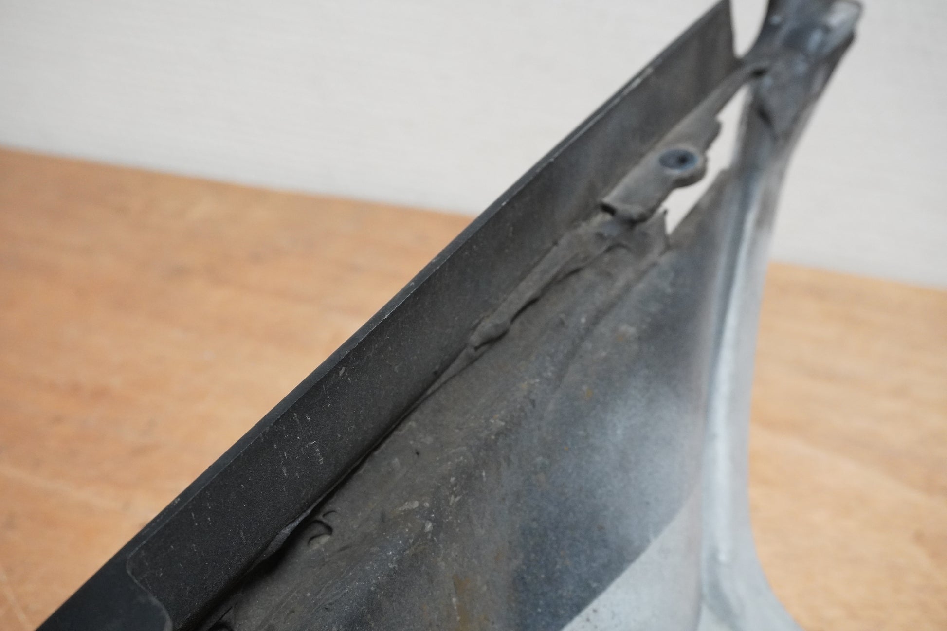 Vänster sida på Bakvinge från en Yamaha FJ 1200 -1986 motorcykel.