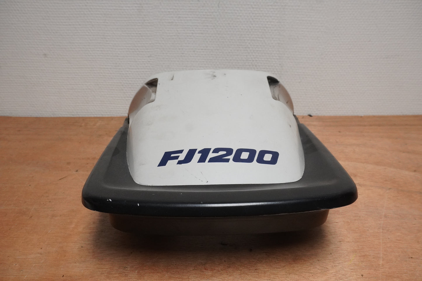 Snett uppifrån på Bakvinge från en Yamaha FJ 1200 -1986 motorcykel.