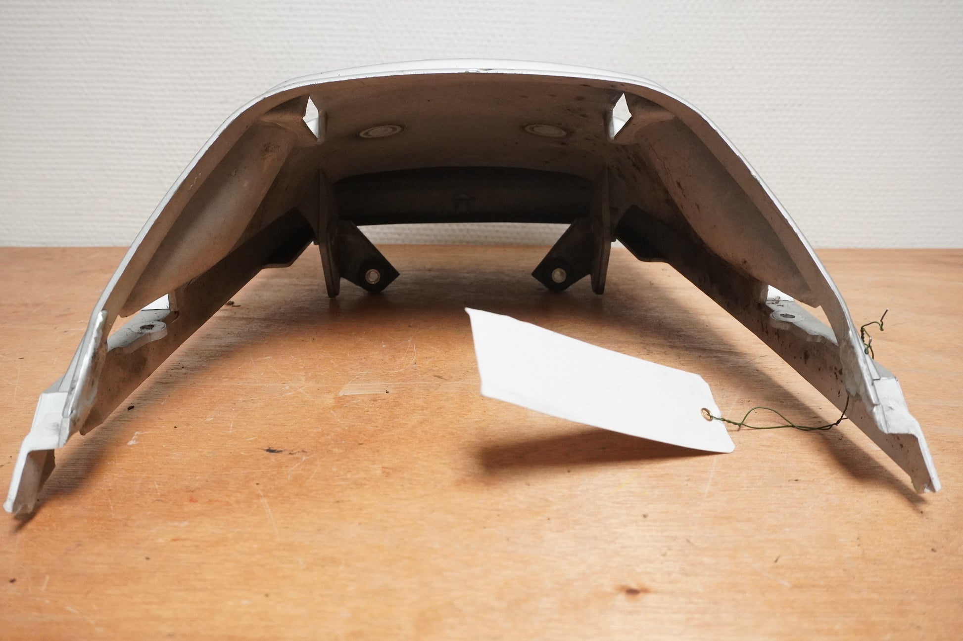 Höger sida på Bakvinge från en Yamaha FJ 1200 -1989 motorcykel.