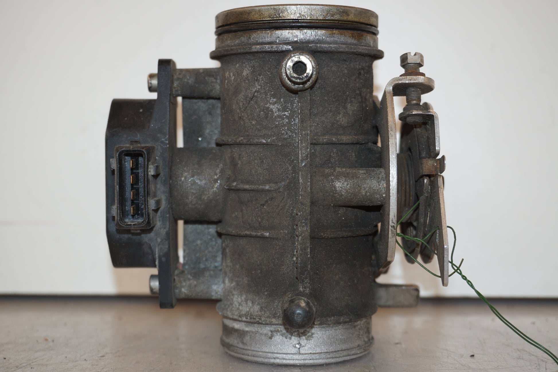 Höger sida på Spjällhus från en BMW R 1100 RS -1997 motorcykel.