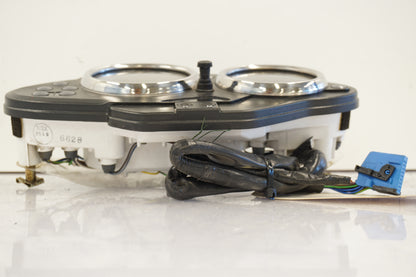 Baksidan på Instrumentpanel från en BMW R 1100 S -1999 motorcykel.