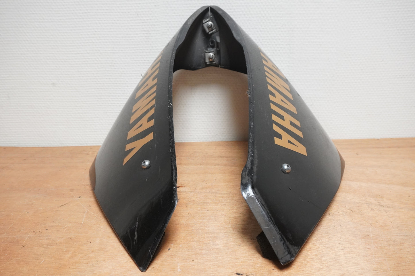 Framsidan på Magkåpa från en Yamaha YZF 1000 R1 -2009 motorcykel.