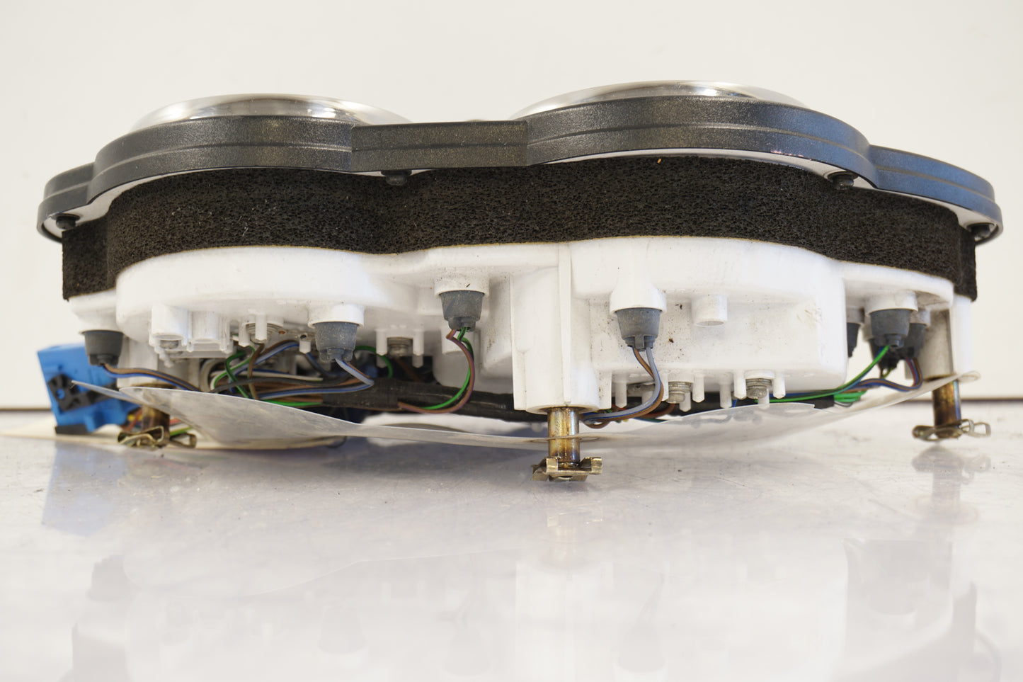 Vänster sida på Instrumentpanel från en BMW R 1100 S -1999 motorcykel.