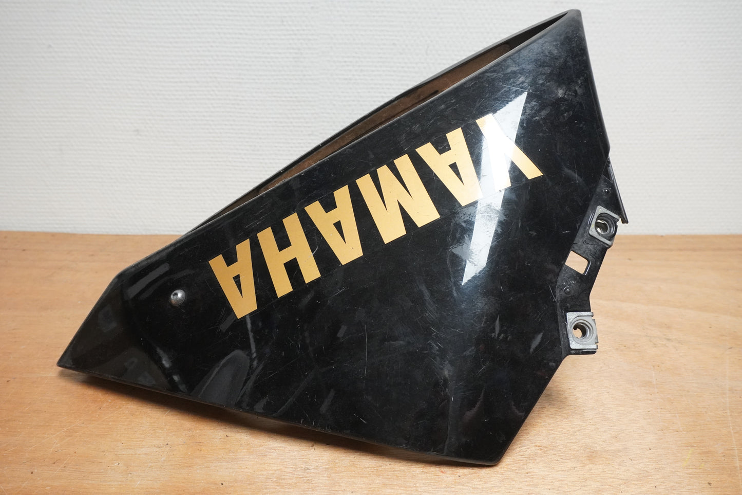 Höger sida på Magkåpa från en Yamaha YZF 1000 R1 -2009 motorcykel.