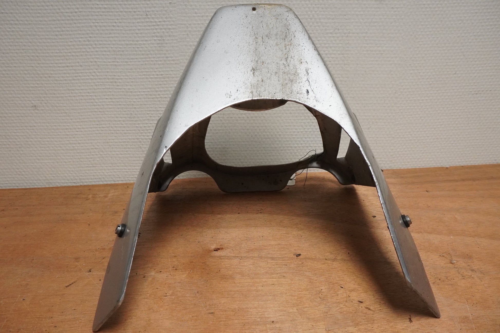 Framsidan på Magkåpa från en Yamaha TDM 850 -1996 motorcykel.