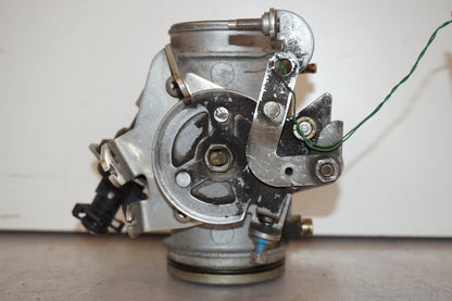 Vänster sida på Spjällhus från en BMW R 1100 R -1995 motorcykel.