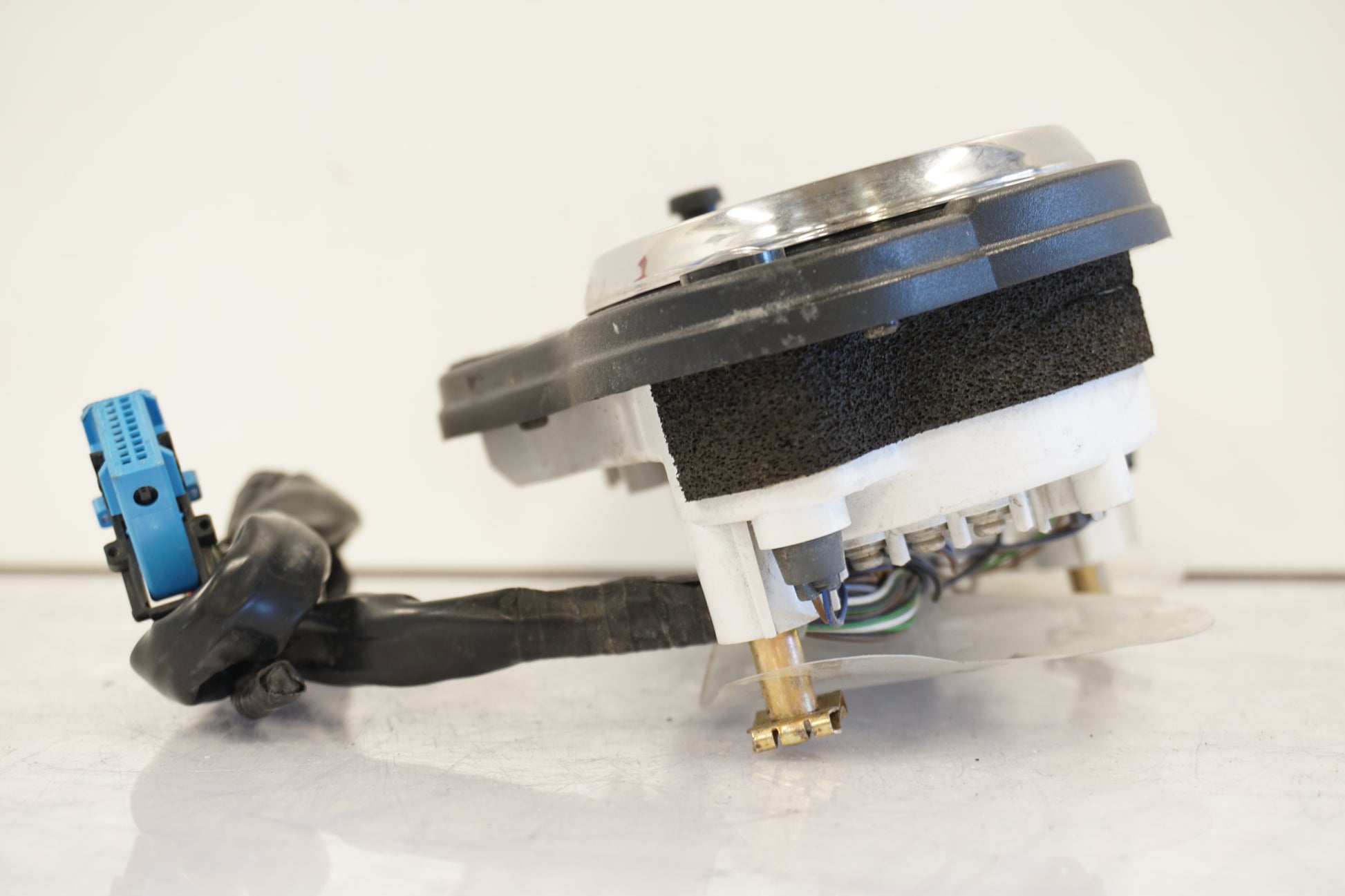 Höger sida på Instrumentpanel från en BMW R 1100 S -2003 motorcykel.