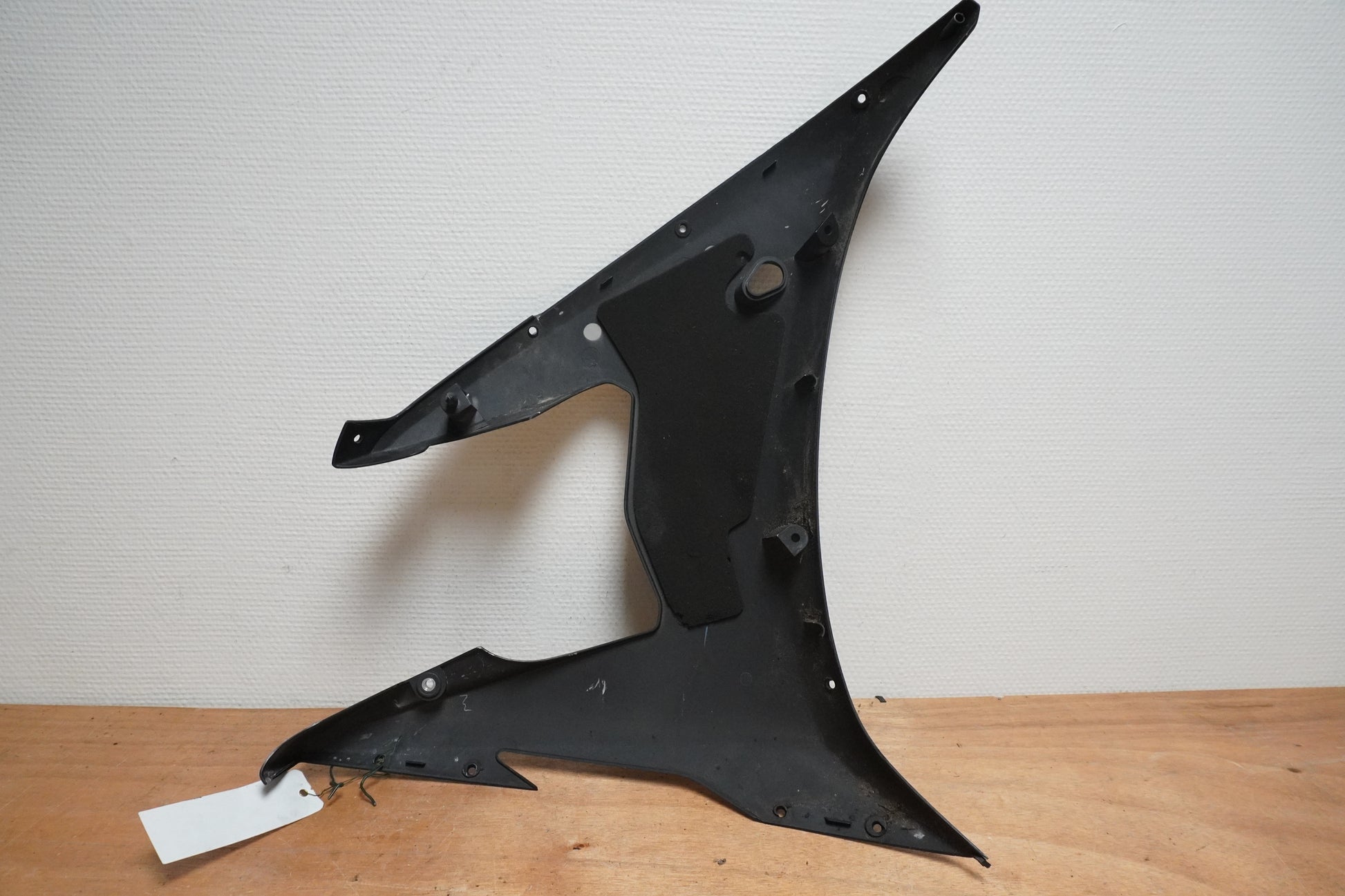 Baksidan på Sidkåpa från en Yamaha YZF R6 -2003 motorcykel.